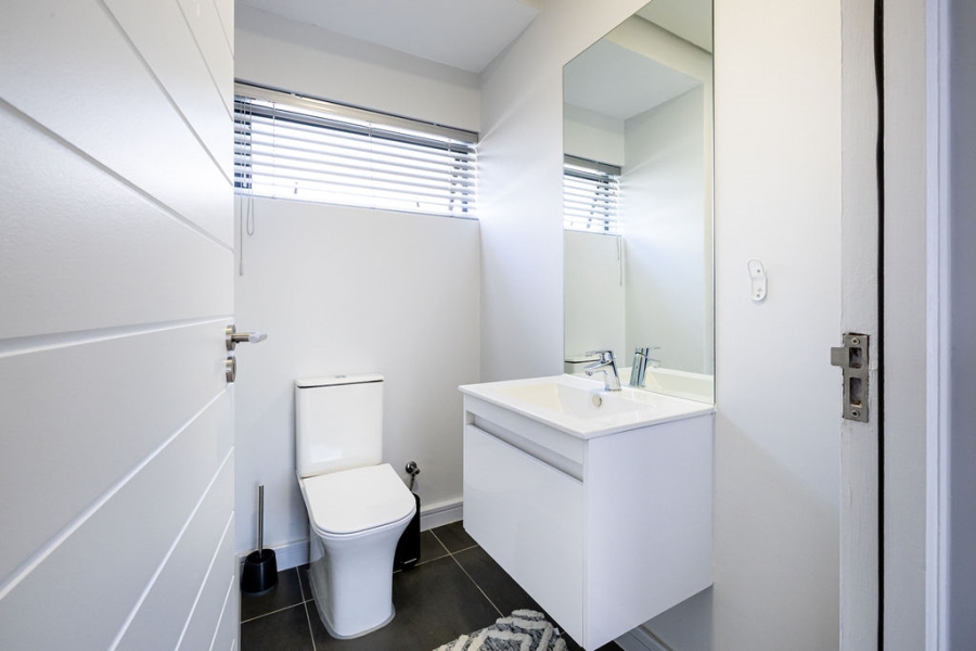 To Let 3 Bedroom Property for Rent in Newinbosch Western Cape